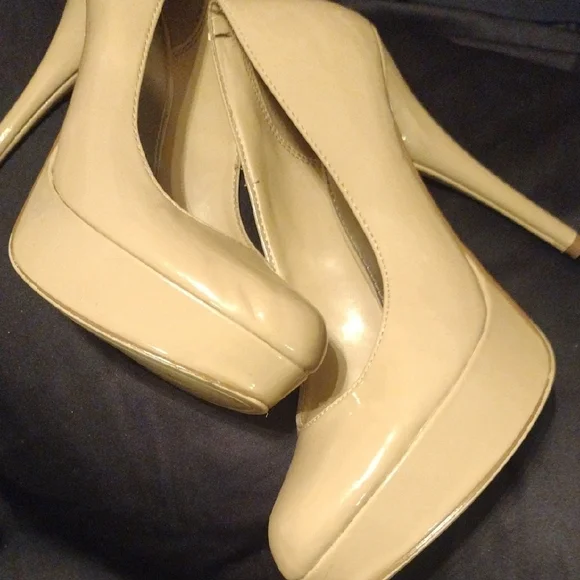 Brash Beige Slip-On Shoes - Picture 5 of 6